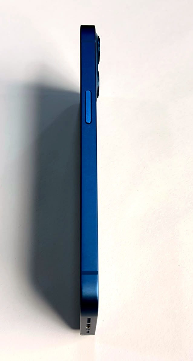 Apple iPhone 13 Blue — refurbished, Grade 